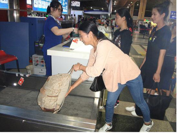 航空服务2014级航空旅客运输实习报告-校园聚